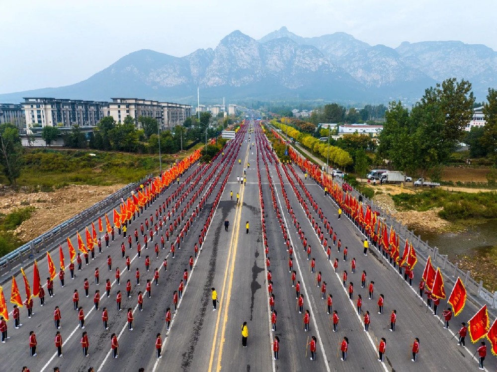 登封少林武校招生電話?少林小龍武校聯(lián)系電話便捷溝通，確保信息暢通